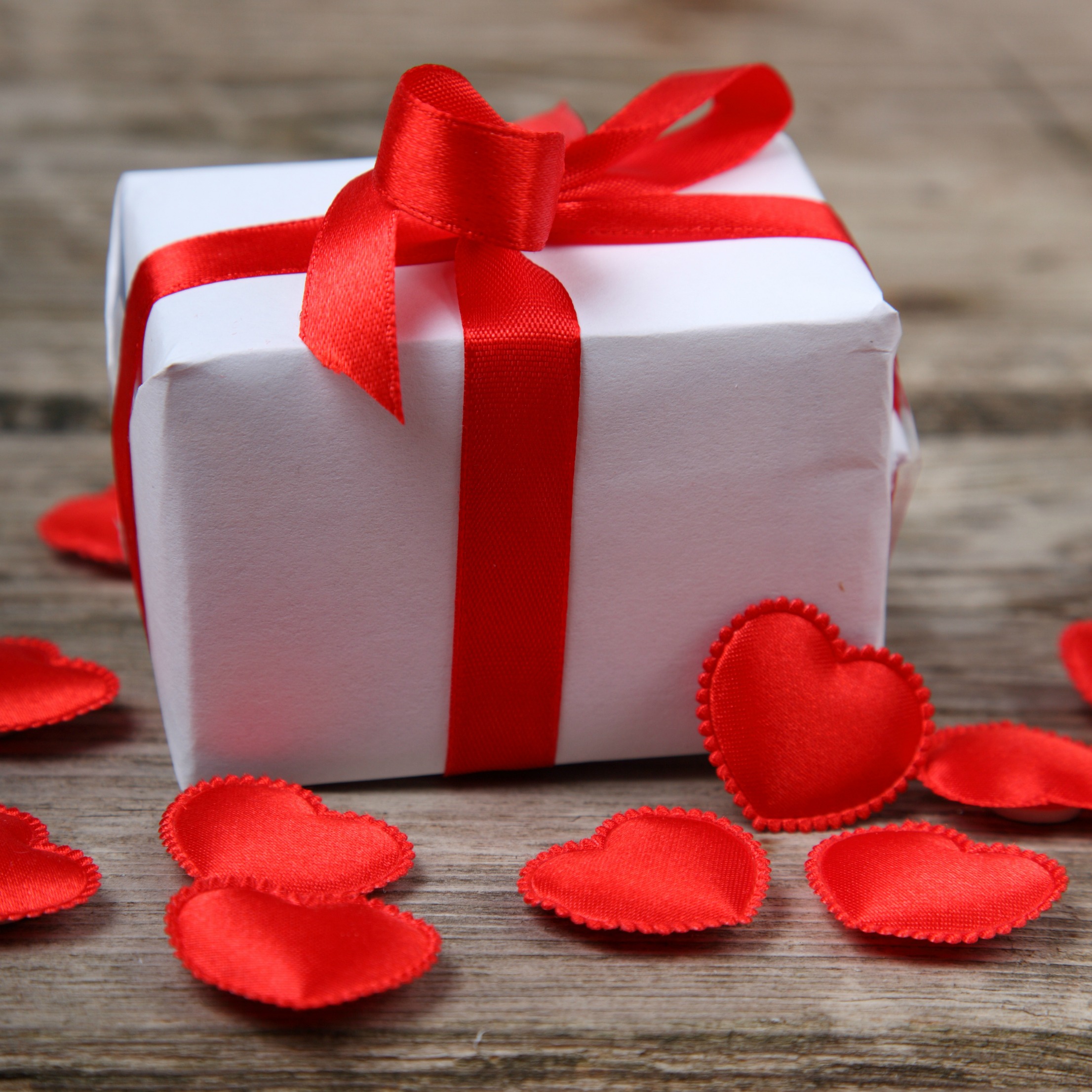 How to Make Your Spouse a Better Gift Giver