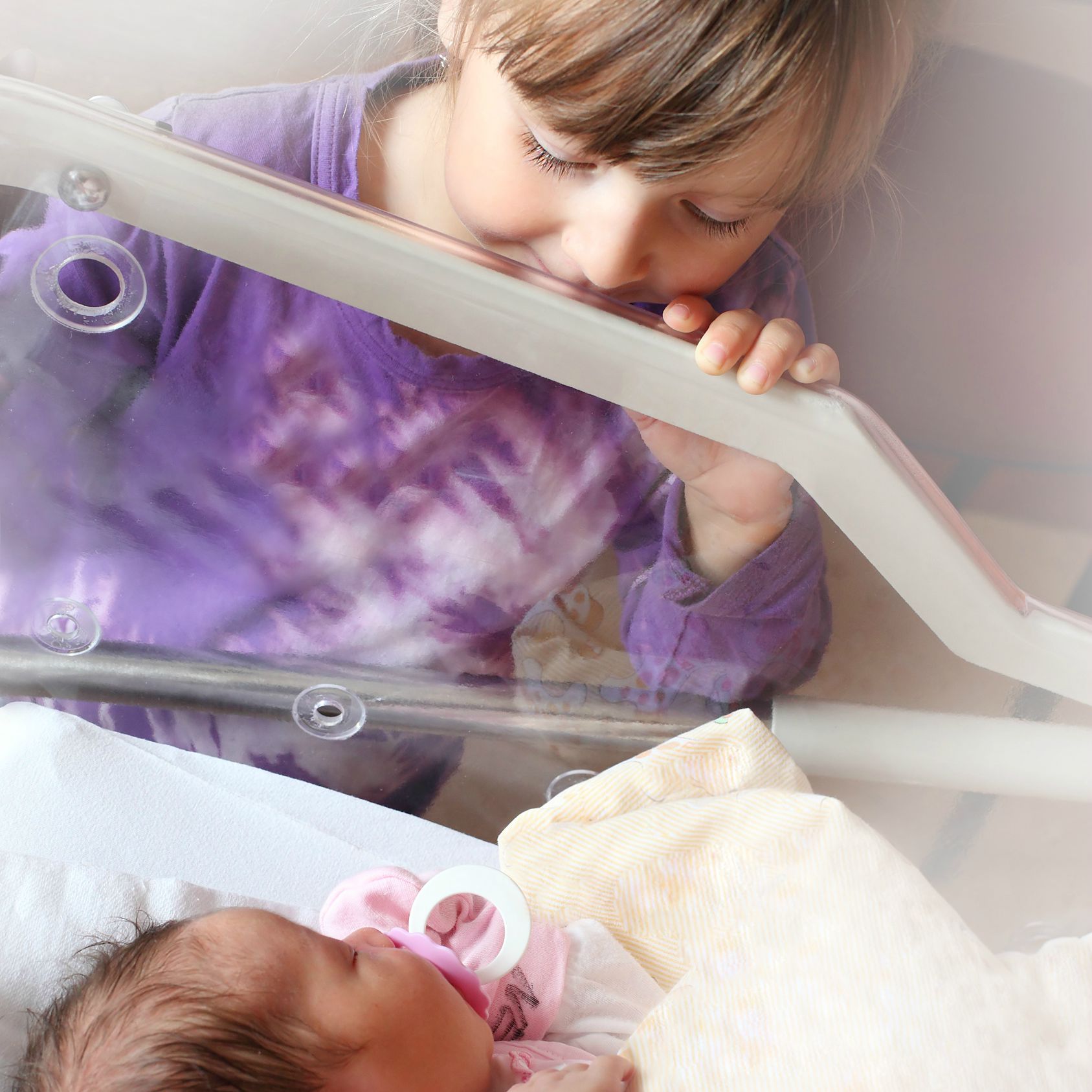 Helping Your Child Adjust to a New Baby: 3 Things You Must Do Before Leaving the Hospital